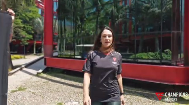Read more about the article Superação mestre Mariana Barcelos, Champions Factory Muay Thai copacabana – RJ