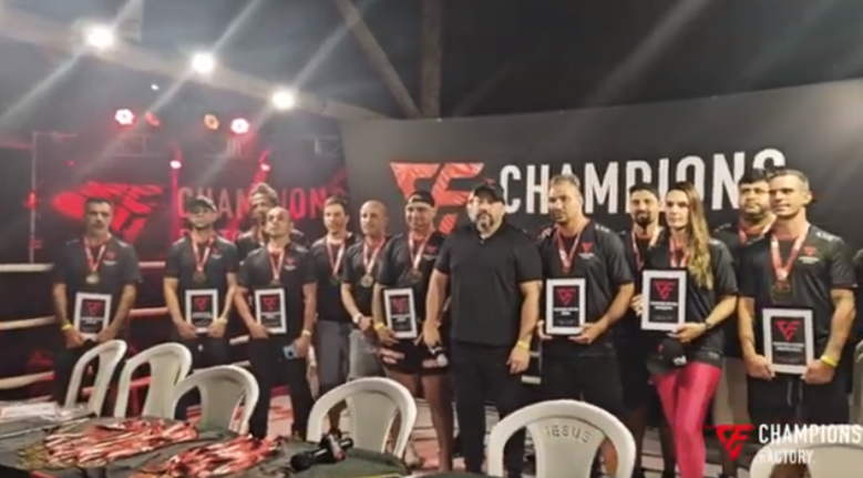 Read more about the article Comunidade Champions Factory Muay Thai em peso na nossa grande festa de 2023￼￼￼