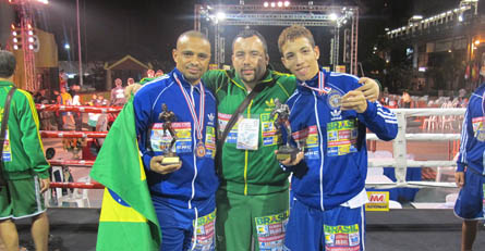 Read more about the article Champions Factory da show no mundial de Muay Thai
