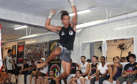 Read more about the article Bernardo Braga campeão Brasileiro de Muay Thai